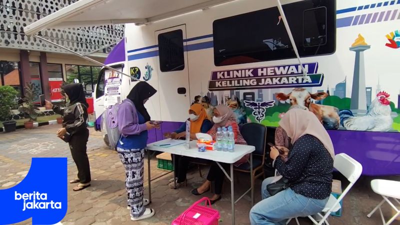 Layanan Mobil Klinik Hewan Keliling Disambut Antusias Warga Semanan