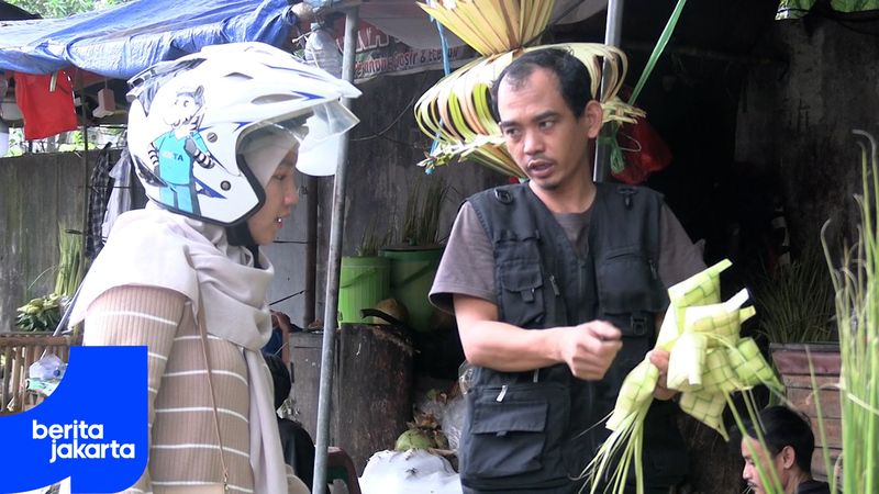 Jelang Iduladha, Penjualan Kulit Ketupat Alami Peningkatan
