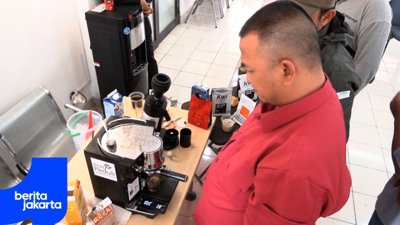 50 Warga Pluit Antusias Ikuti Pelatihan Barista