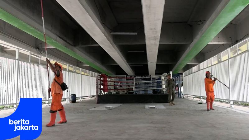 Personel Gabungan Tata Ulang Kolong Flyover Pasar Rebo