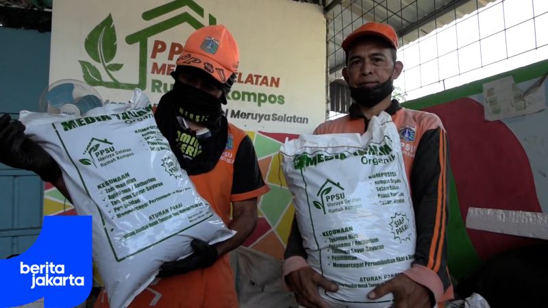 Kelurahan Meruya Selatan Gencarkan Pembuatan Kompos
