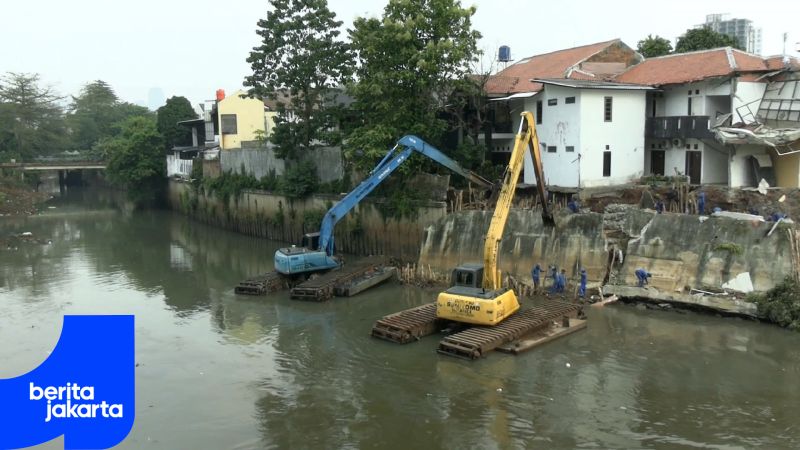 Central Jakarta Government Handles Landslide in Benhil