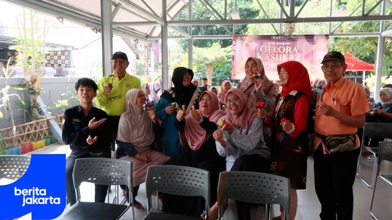 Serunya Lansia Bermain Permainan Tradisional di RPTRA Pinang Pola