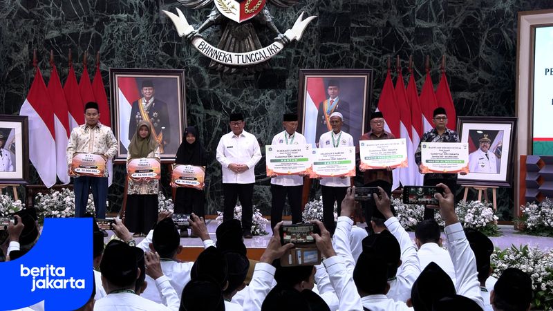 Pramono Lepas Keberangkatan Umroh Marbot Masjid dan Juara MTQ