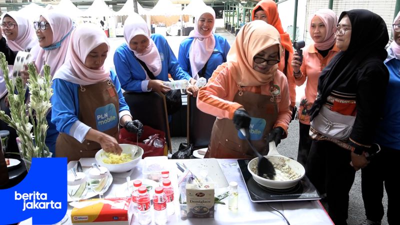 Serunya Ibu-ibu Jakarta Utara Ikuti Lomba Masak Gunakan Kompor Listrik