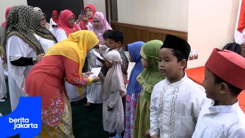 Rayakan HUT DKI, TP PKK Jakpus Beri Santunan Ratusan Anak Yatim