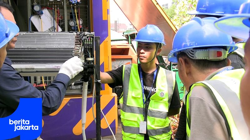 10 Warga Srengseng Ikuti Pelatihan Teknik Perbaikan AC