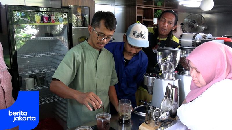 Warga Bidara Cina Antusias Ikuti Pelatihan Barista dari PPKD Jaktim
