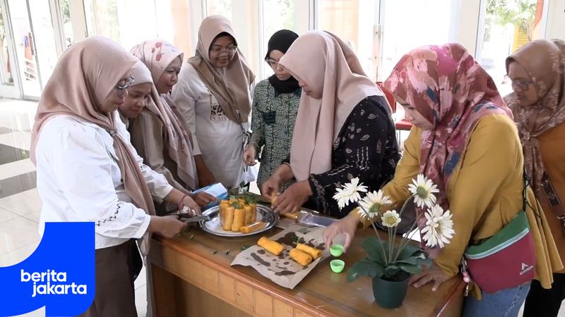 Puluhan Ibu-Ibu Jakarta Utara Antusias Ikuti Pelatihan Membuat Kue