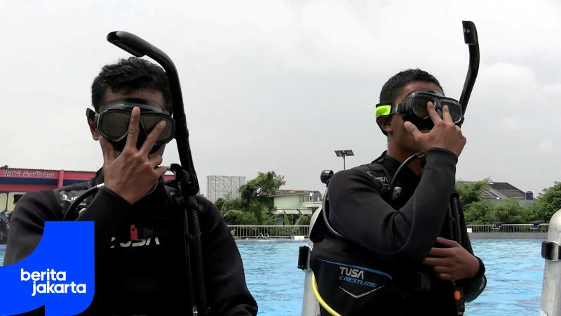 Lengkapi Keahlian, Personel Gulkarmat Jaksel Ikuti Pelatihan Menyelam