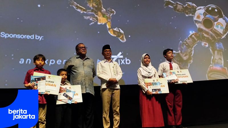 Rano Invited 400 Children Watching Pelangi di Mars Movie