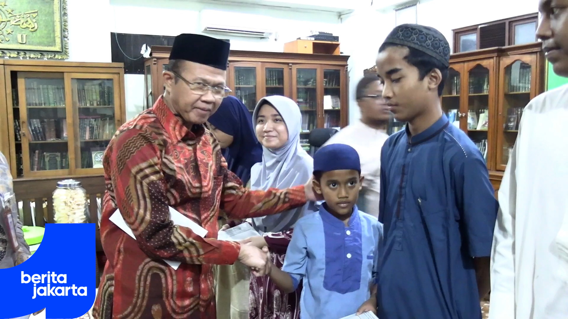 Safari Ramadan Pemkot Jakbar, Sambangi Masjid Al-Itihad Duri Kosambi