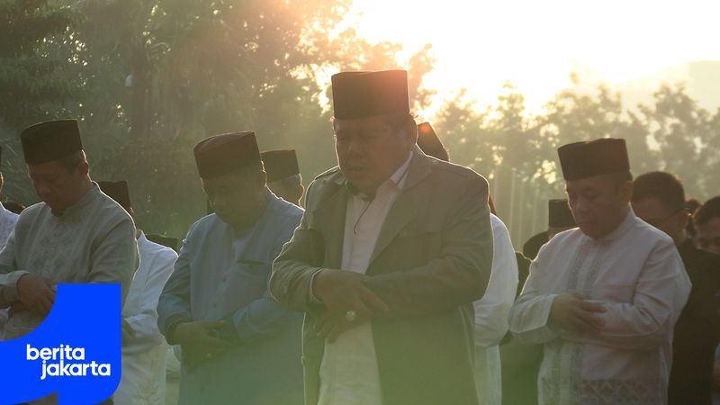 Rano Ikuti Salat Iduladha di Balai Kota