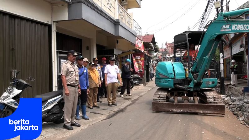 Pembangunan Saluran di Jalan Masjid At Taufik Kelapa Dua Wetan Diapresiasi Warga