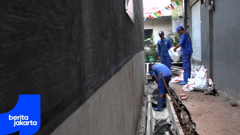 SDA Mampang Prapatan Bangun Saluran Air di Gang H. Marzuki