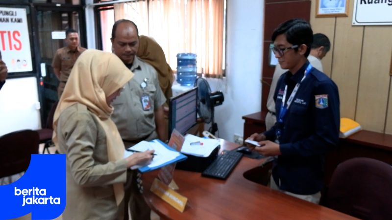 Central Jakarta Admin Inspects Public Services in Serdang