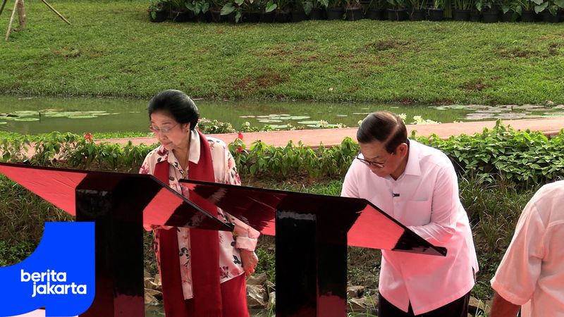 Pramono Resmikan Taman Bendera Pusaka  dan Patung Fatmawati