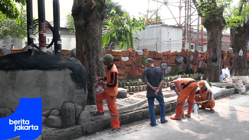 Jalan Cipinang Empang II Dipercantik Relief dan Aneka Tanaman
