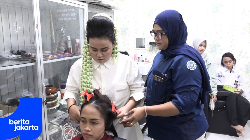 Pelajar SLBN 9 Jakarta Antusias Ikuti Pelatihan Tata Rias Wajah dan Tata Rambut