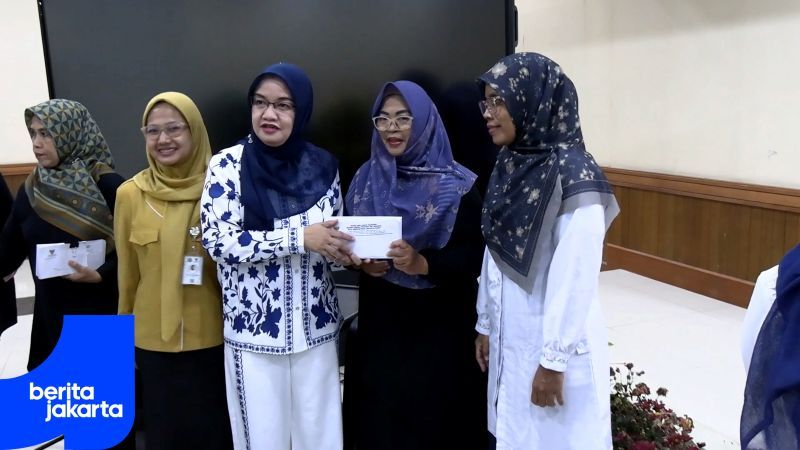 PKK Jakpus Salurkan Zakat ke 160 Mustahik